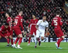 皇马传控统治全场，主场击败对手占据领先的简单介绍