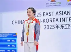 强队在国际赛场上再次夺冠，势不可挡