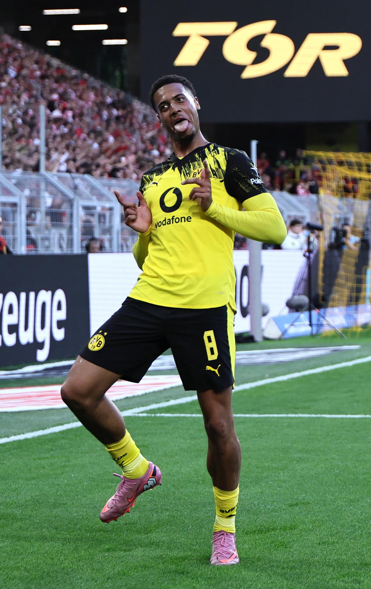 多特蒙德备战主场关键战,全力争胜收获(多特蒙德现阵容) 多特蒙德备战主场关键战,全力争胜收获(多特蒙德现阵容)