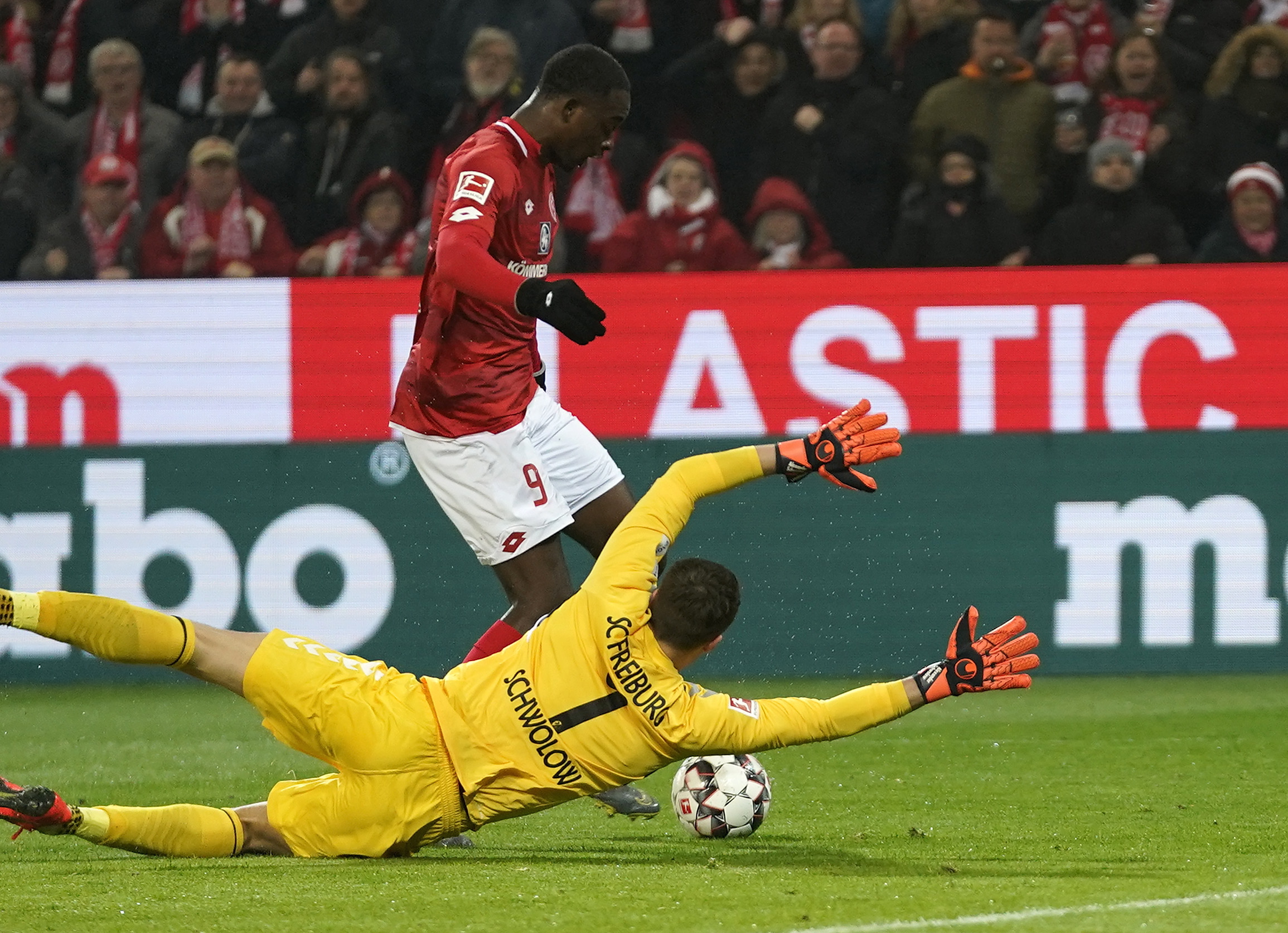 埃尔福特客场逆转击败德甲倒数第五球队 埃尔福特客场逆转击败德甲倒数第五球队