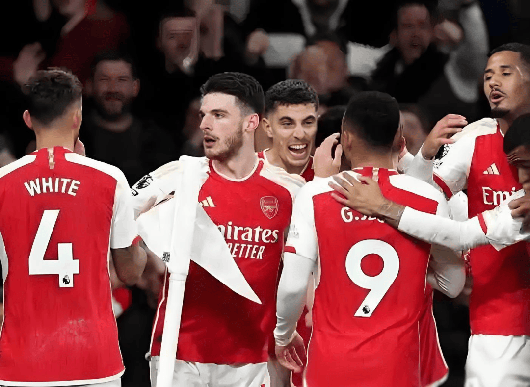 包含水晶宫坐镇主场，完胜对手，保持良好状态的词条